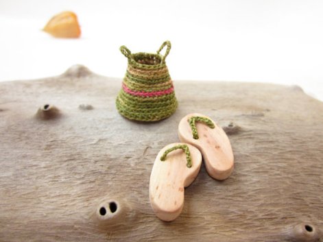 Miniature fairy garden shoes and basket by Plad